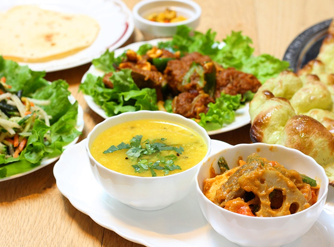 メインは本場のカレー3種【プレミアムコース】