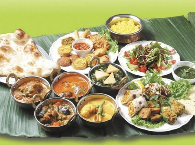 メインの本場カレー3種&オードブル5種付き【ナタラジコース】