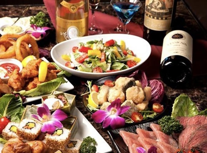 【15名様以上で豪華シャンパンタワー付】生ハムとローストビーフが付いた、ちょっと贅沢な大人のコース♪