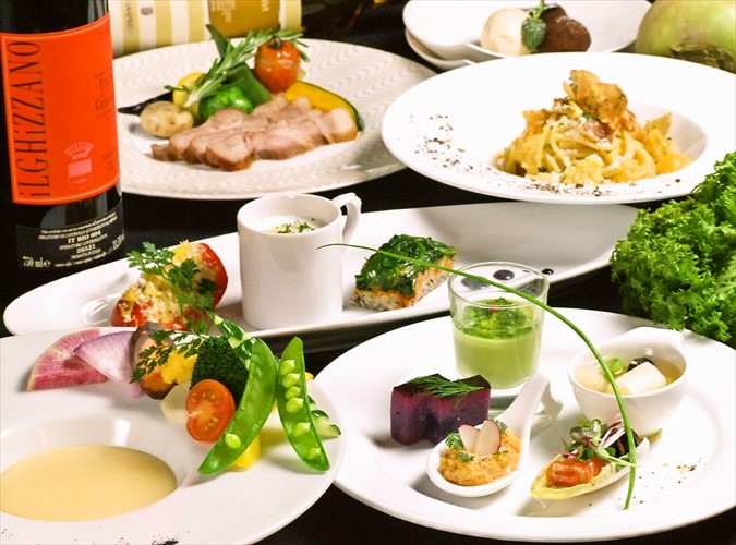 【スパークリング含む3h飲み放題】ローストポークや鮮魚のホイル焼、パスタ、デザートなど愉しむ