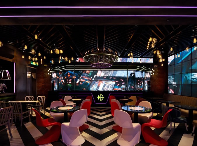KUJIRA ENTERTAINMENT DINING