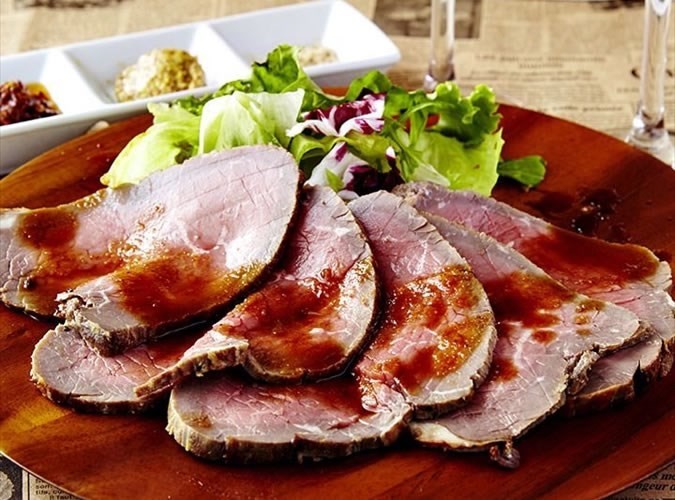 新宿×貸切◆自家製ローストビーフ&選べるメイン 3時間飲み放題