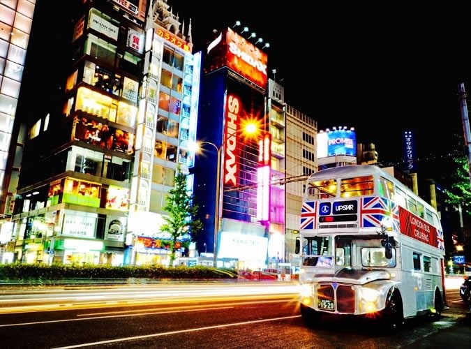 LONDON BUSで都内クルージング【完全貸切】21時発・レイトナイト便